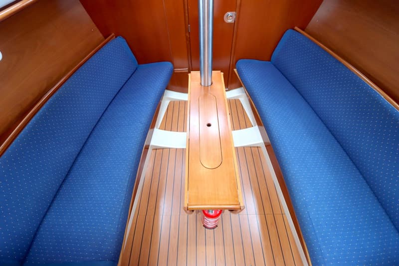 Beneteau Oceanis 311 Clipper foto 15