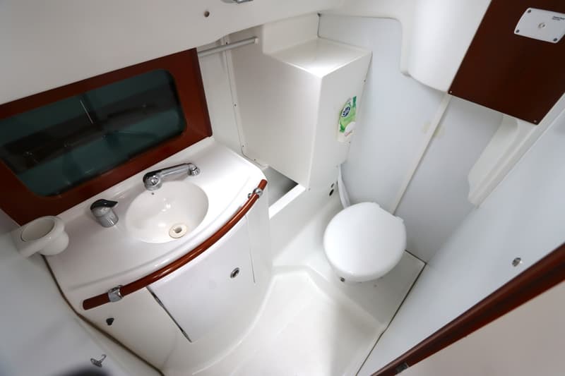 Beneteau Oceanis 311 Clipper foto 25
