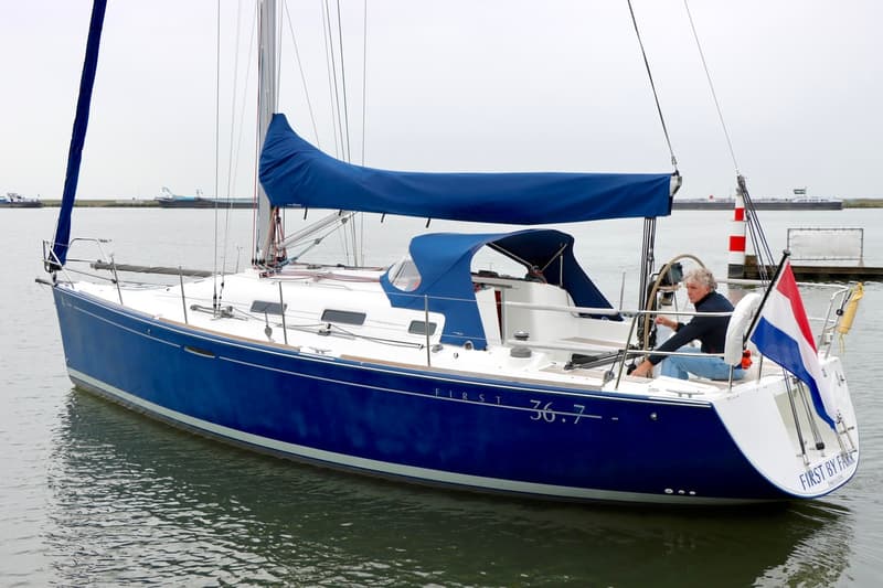 Beneteau First 36.7 Performance uitvoering foto 1
