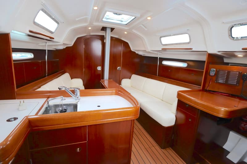 Beneteau First 36.7 Performance uitvoering foto 8