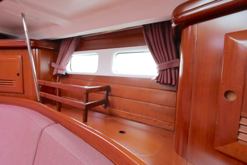 Beneteau Oceanis 423 Clipper foto 18