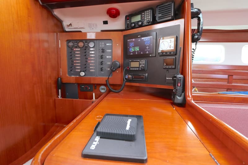 Beneteau Oceanis 423 Clipper foto 4