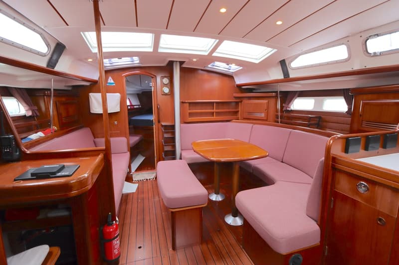 Beneteau Oceanis 423 Clipper foto 10