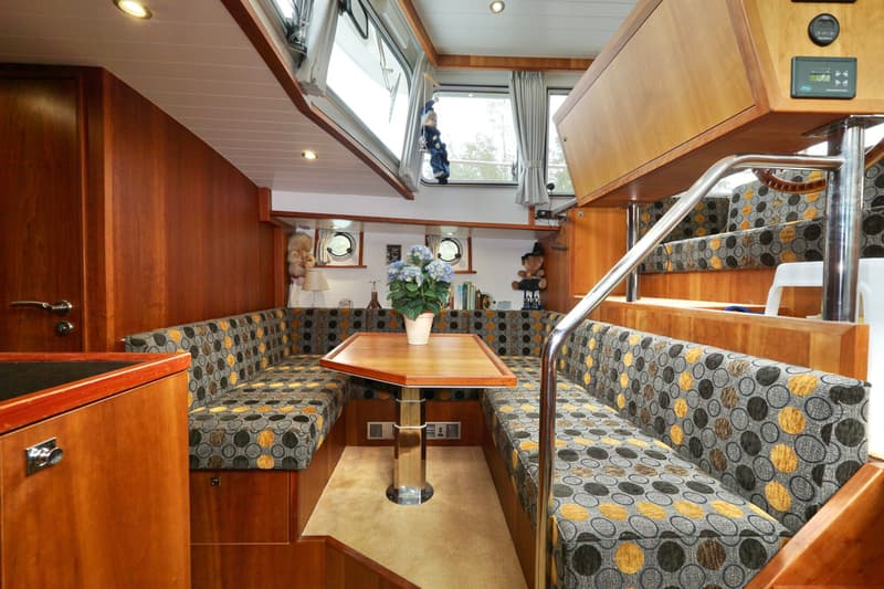 Serious Yachts Serious Yachts Gently Low Bridge 45 Sedan foto 30