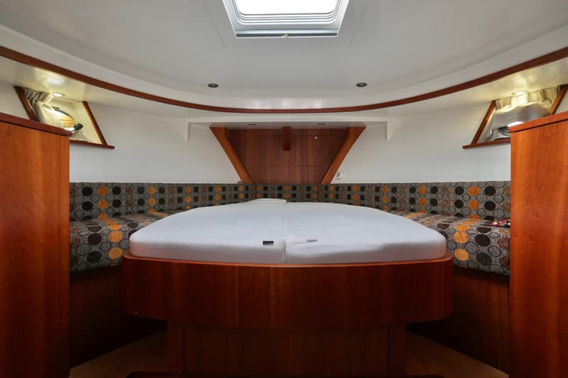 Serious Yachts Serious Yachts Gently Low Bridge 45 Sedan foto 36