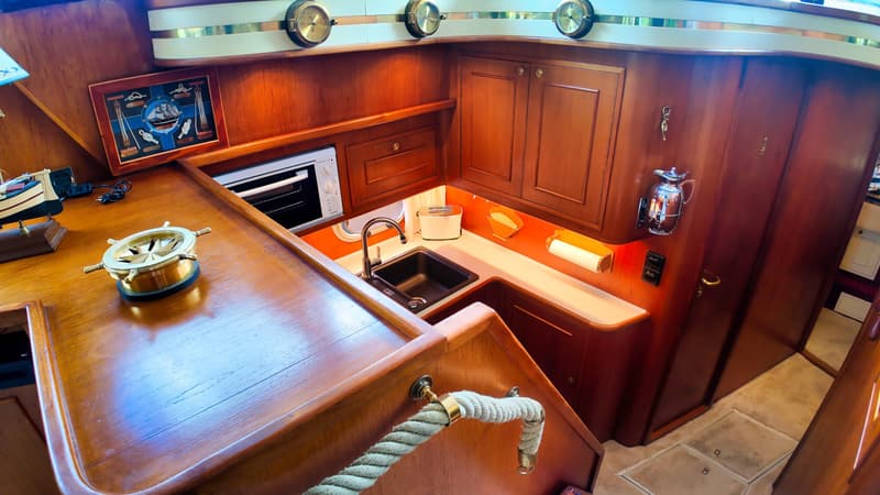 Neptunus Neptunus 138 / 46 Flybridge Sedan foto 8