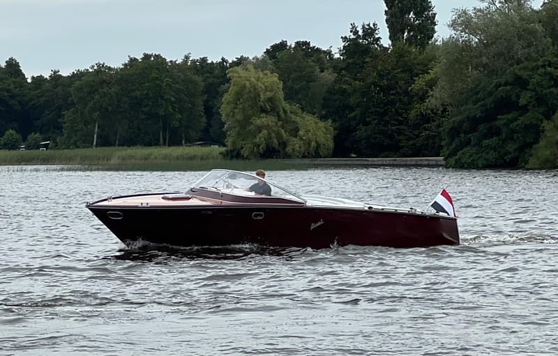 Boesch 850 Runabout Deluxe foto 24