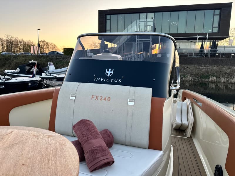 Invictus 240 FX foto 14