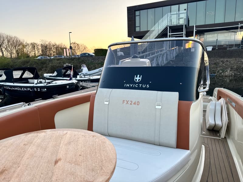 Invictus 240 FX foto 15