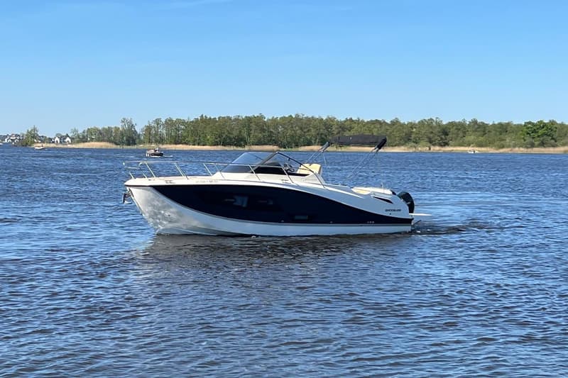 Quicksilver Activ 875 Sundeck foto 2