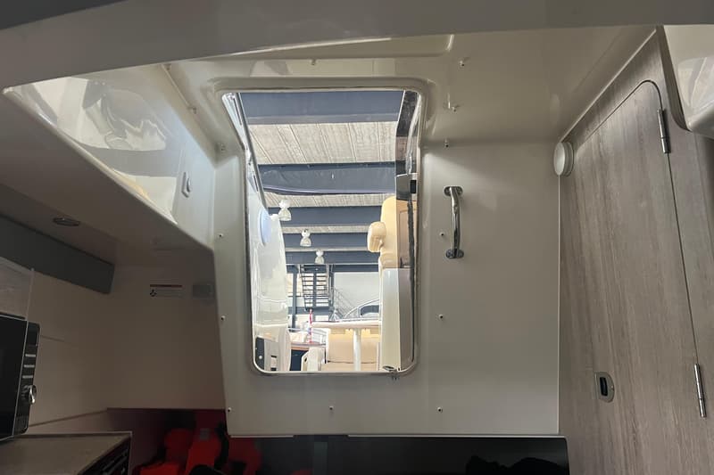 Quicksilver Activ 875 Sundeck foto 20