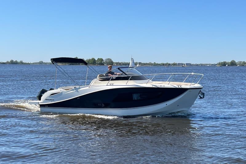 Quicksilver Activ 875 Sundeck foto 3