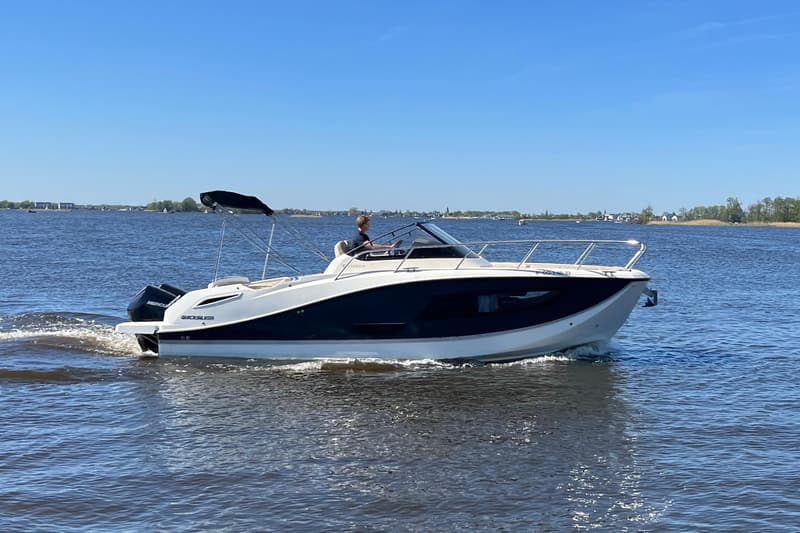Quicksilver Activ 875 Sundeck foto 6
