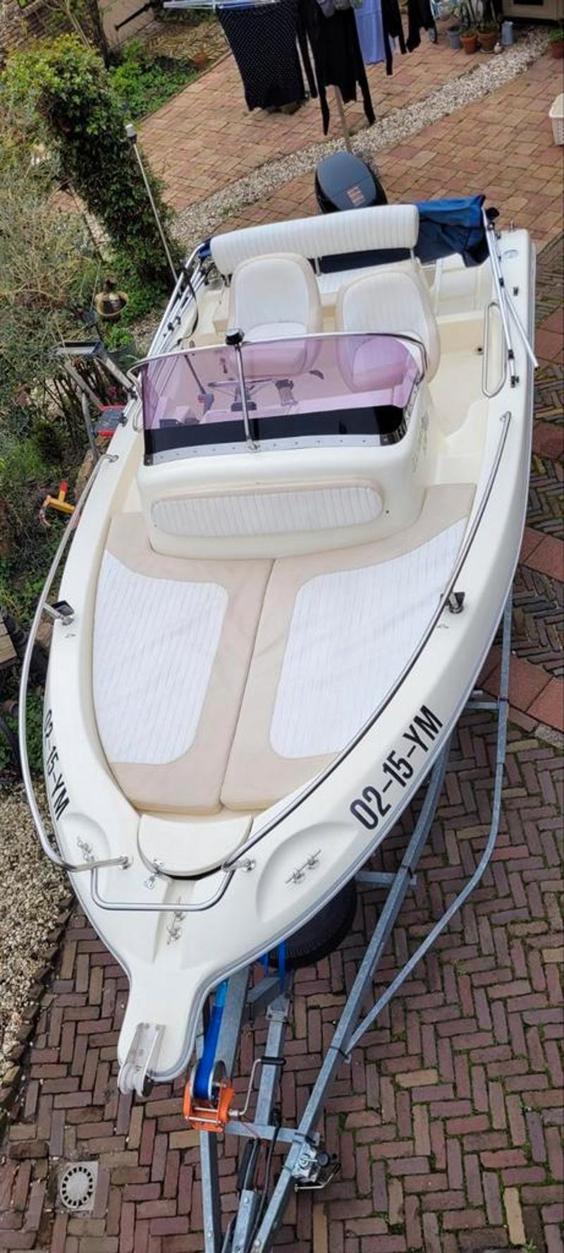 Janmor 580 cabin kruiser (6 pers) 90 pk foto 2