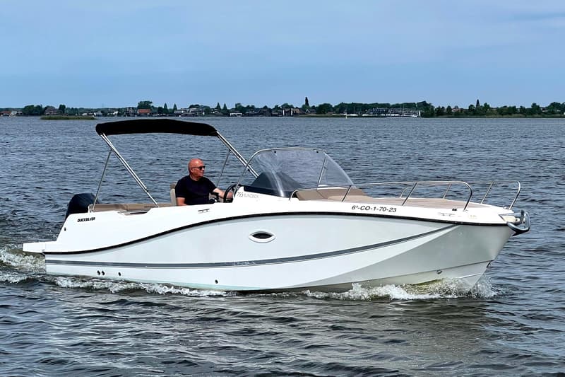 Quicksilver Activ 755 Sundeck foto 1