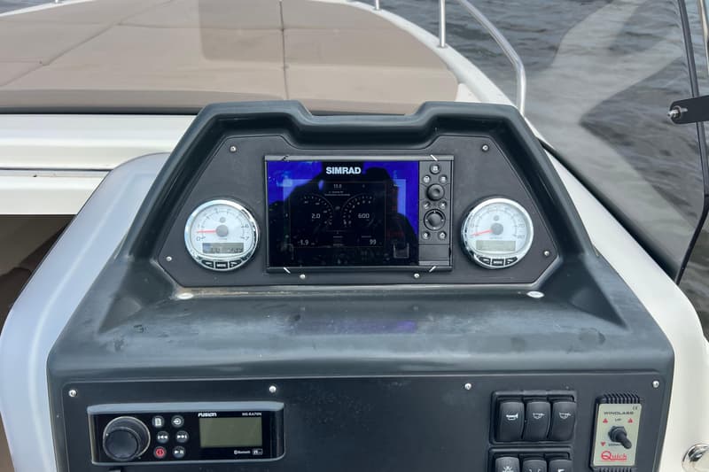 Quicksilver Activ 755 Sundeck foto 11