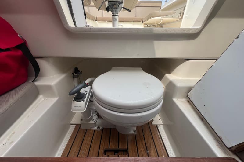 Quicksilver Activ 755 Sundeck foto 15