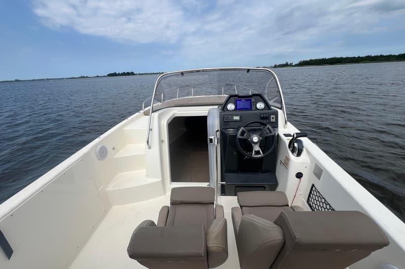 Quicksilver Activ 755 Sundeck foto 9