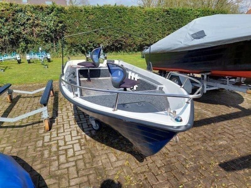 Visboot Wato foto 1