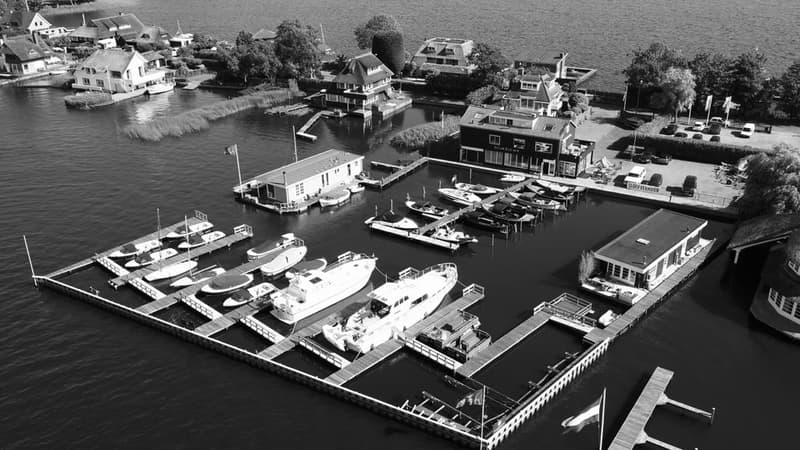 WINTERSTALLING  WATER LOOSDRECHT foto 1