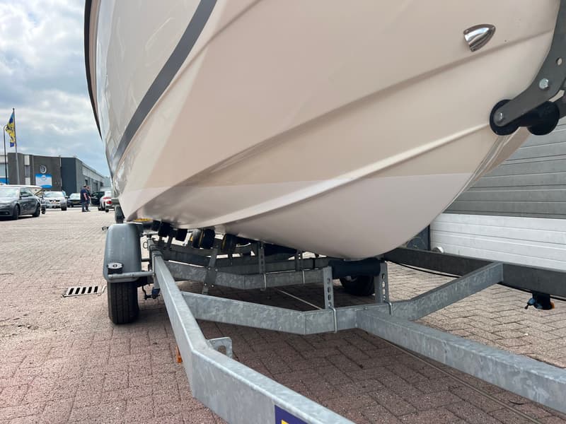 Quicksilver 455 Cabin foto 16