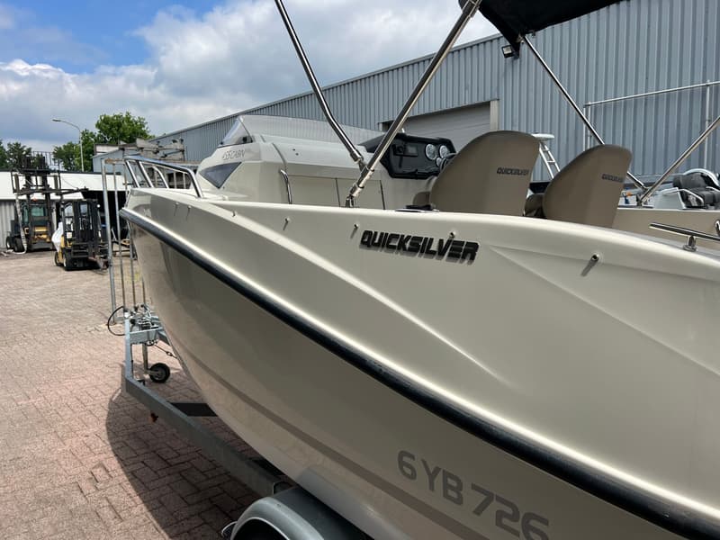 Quicksilver 455 Cabin foto 17