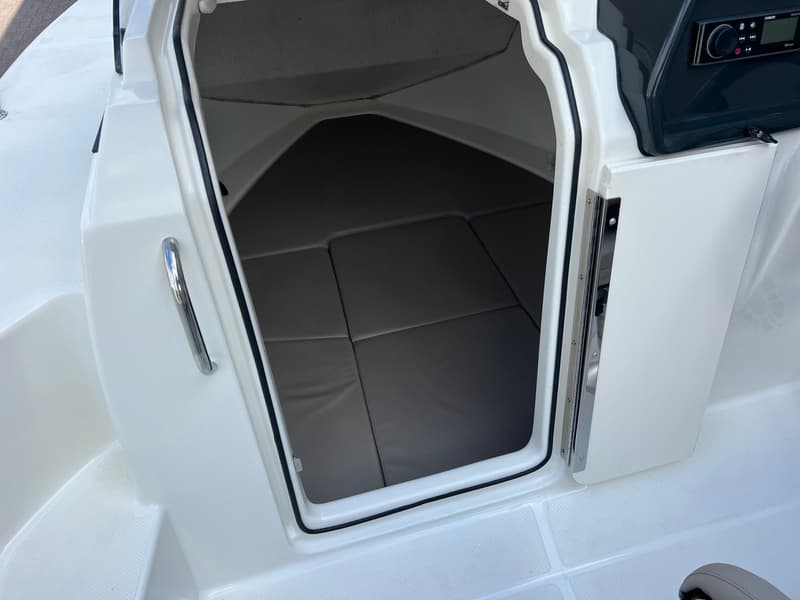 Quicksilver 455 Cabin foto 6