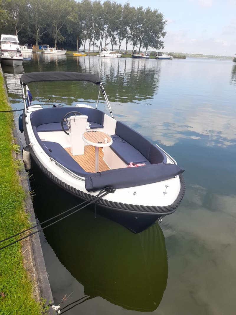 4-Family 530 sloep – Suzuki 20 PK – compleet met trailer 530 foto 6