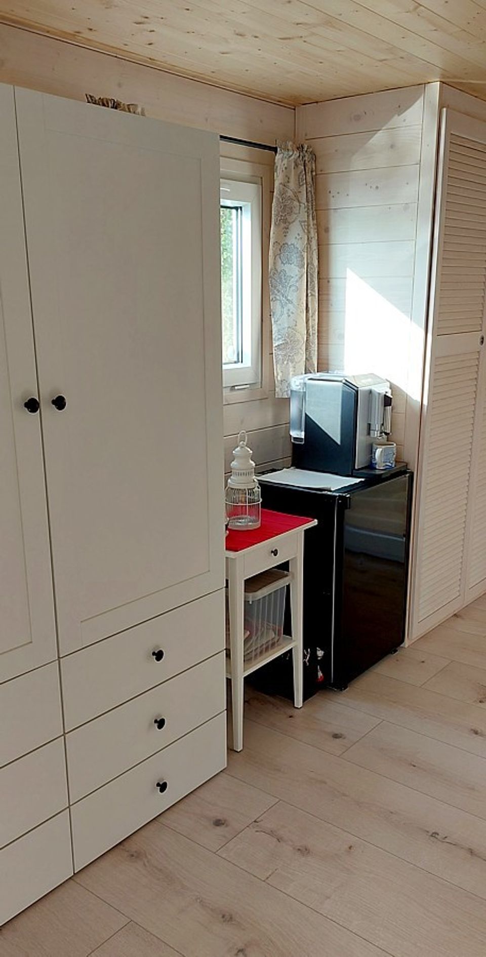 Houseboat ZOE 1200 2026 – Houten woonboot met drijvers - Foto 12