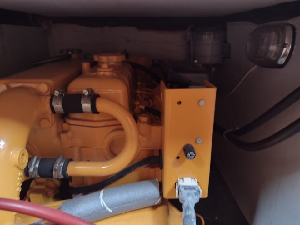 Boornkruiser 880 OK/AK 1982 – stalen motorkruiser met 4 hutten - Foto 54