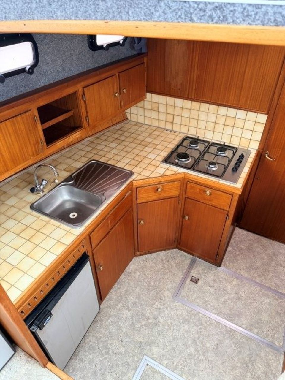 Valkkruiser 1400 (1992) – stalen motorjacht met 4 hutten - Foto 13