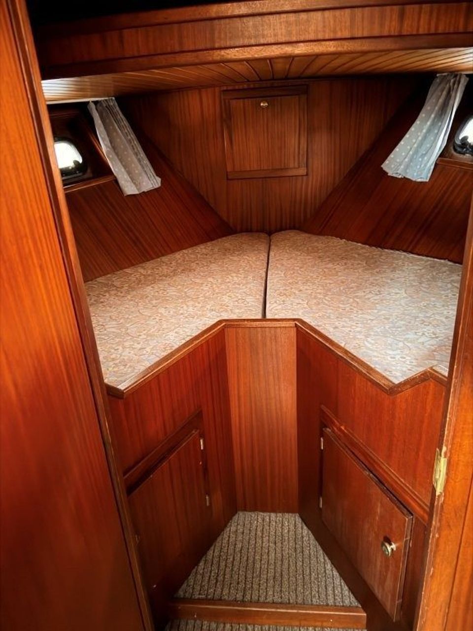 Valkkruiser 1400 (1992) – stalen motorjacht met 4 hutten - Foto 18