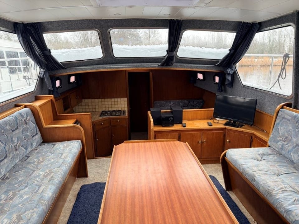 Valkkruiser 1400 (1992) – stalen motorjacht met 4 hutten - Foto 32