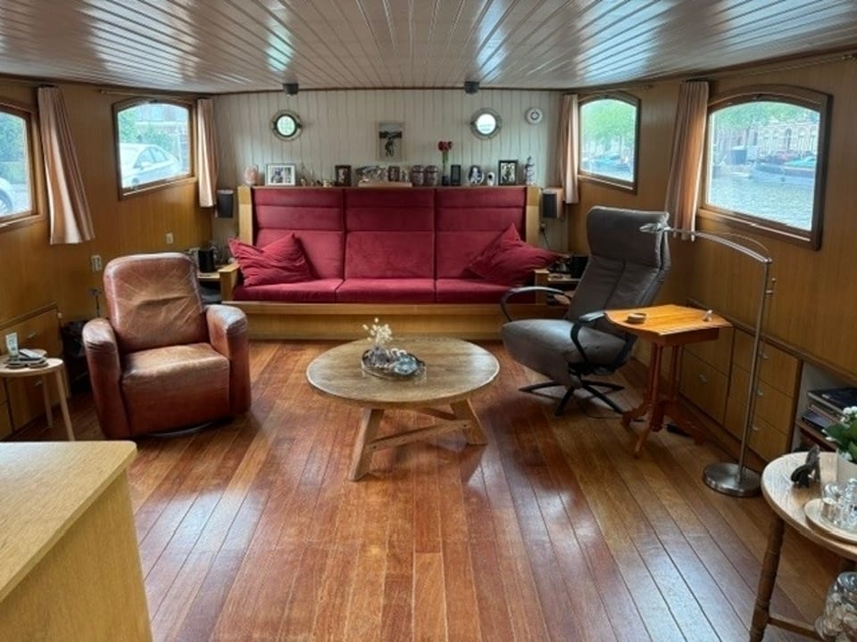 Woonschip Klipper 1910 – historisch woonschip met roef-uitzicht - Foto 9