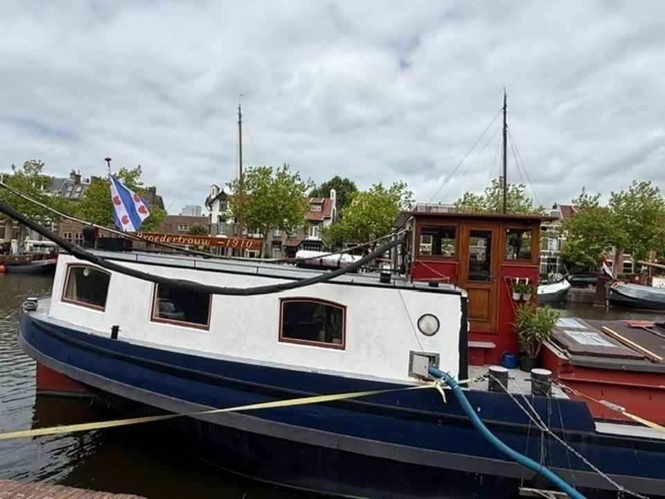Woonschip Klipper 1910 – historisch woonschip met roef-uitzicht - Foto 38