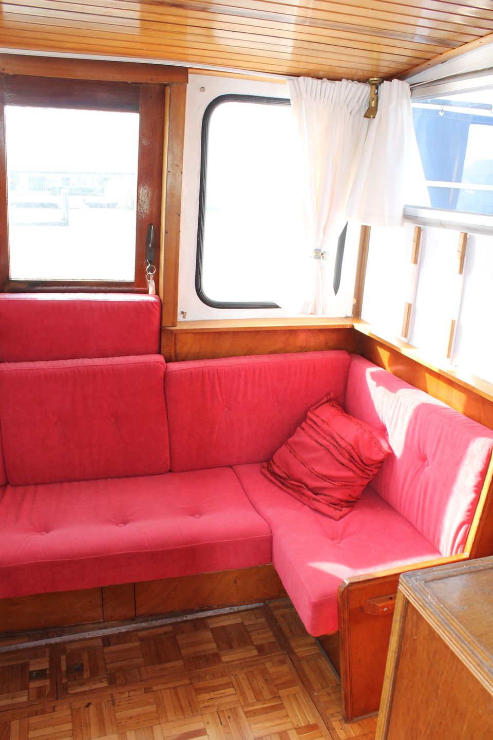 Peereboom Kruiser GSAK 1979 – stalen motorboot met centrale stuurstand - Foto 24