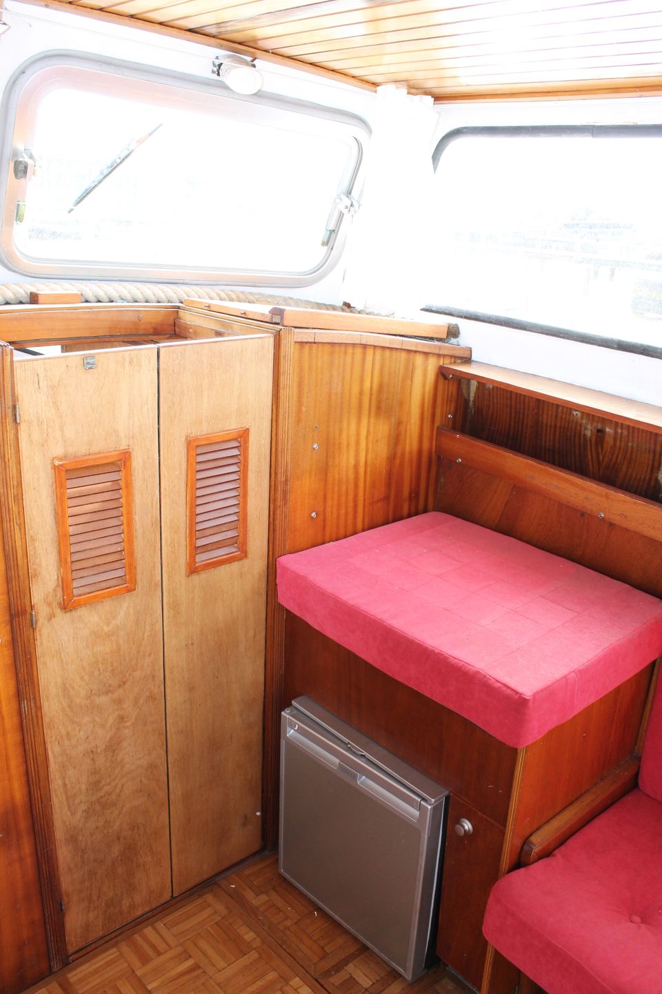 Peereboom Kruiser GSAK 1979 – stalen motorboot met centrale stuurstand - Foto 28