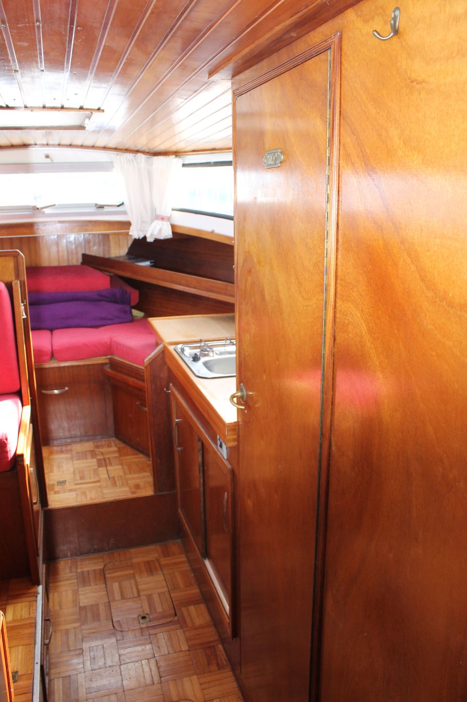 Peereboom Kruiser GSAK 1979 – stalen motorboot met centrale stuurstand - Foto 41