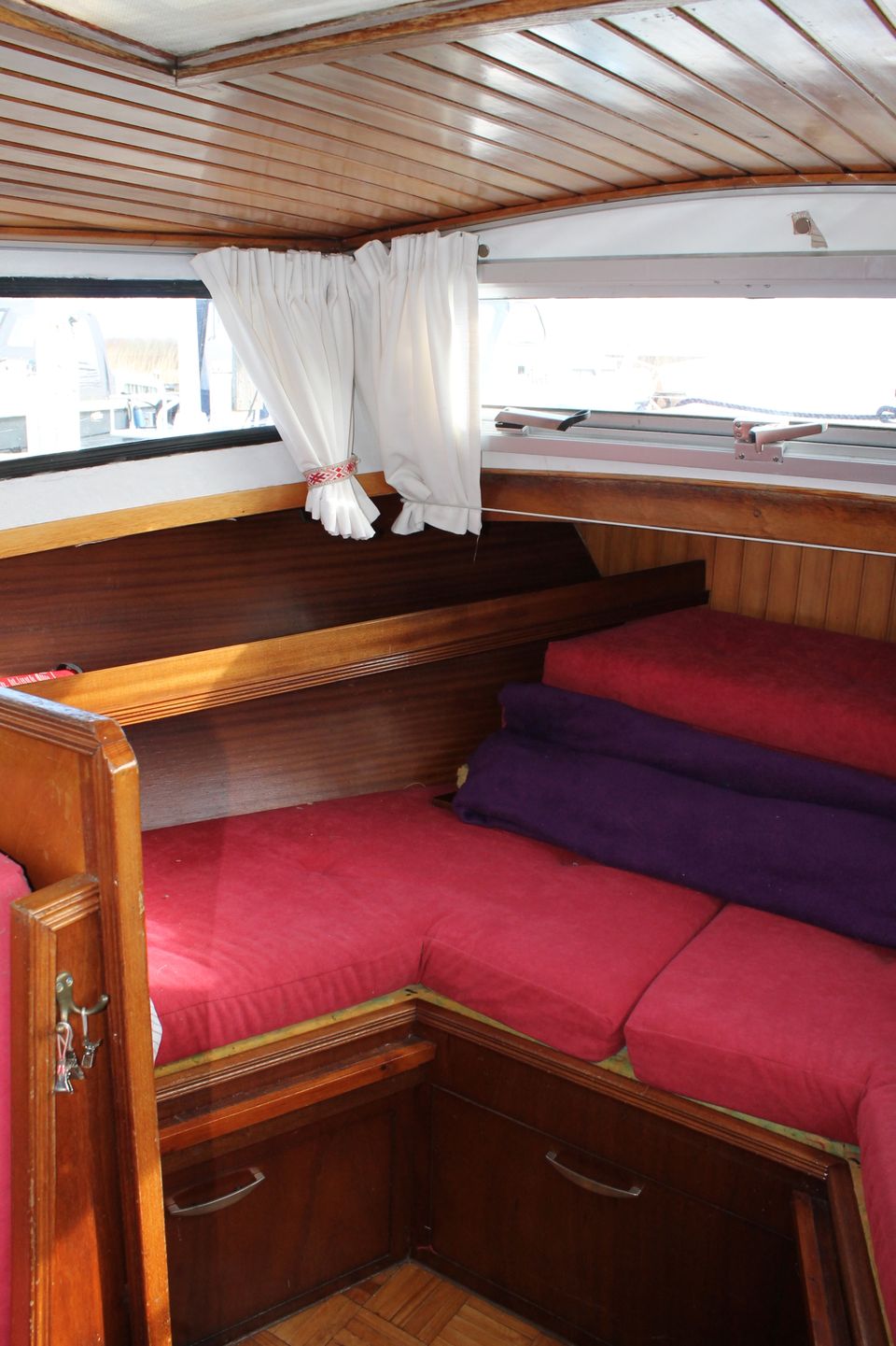 Peereboom Kruiser GSAK 1979 – stalen motorboot met centrale stuurstand - Foto 47