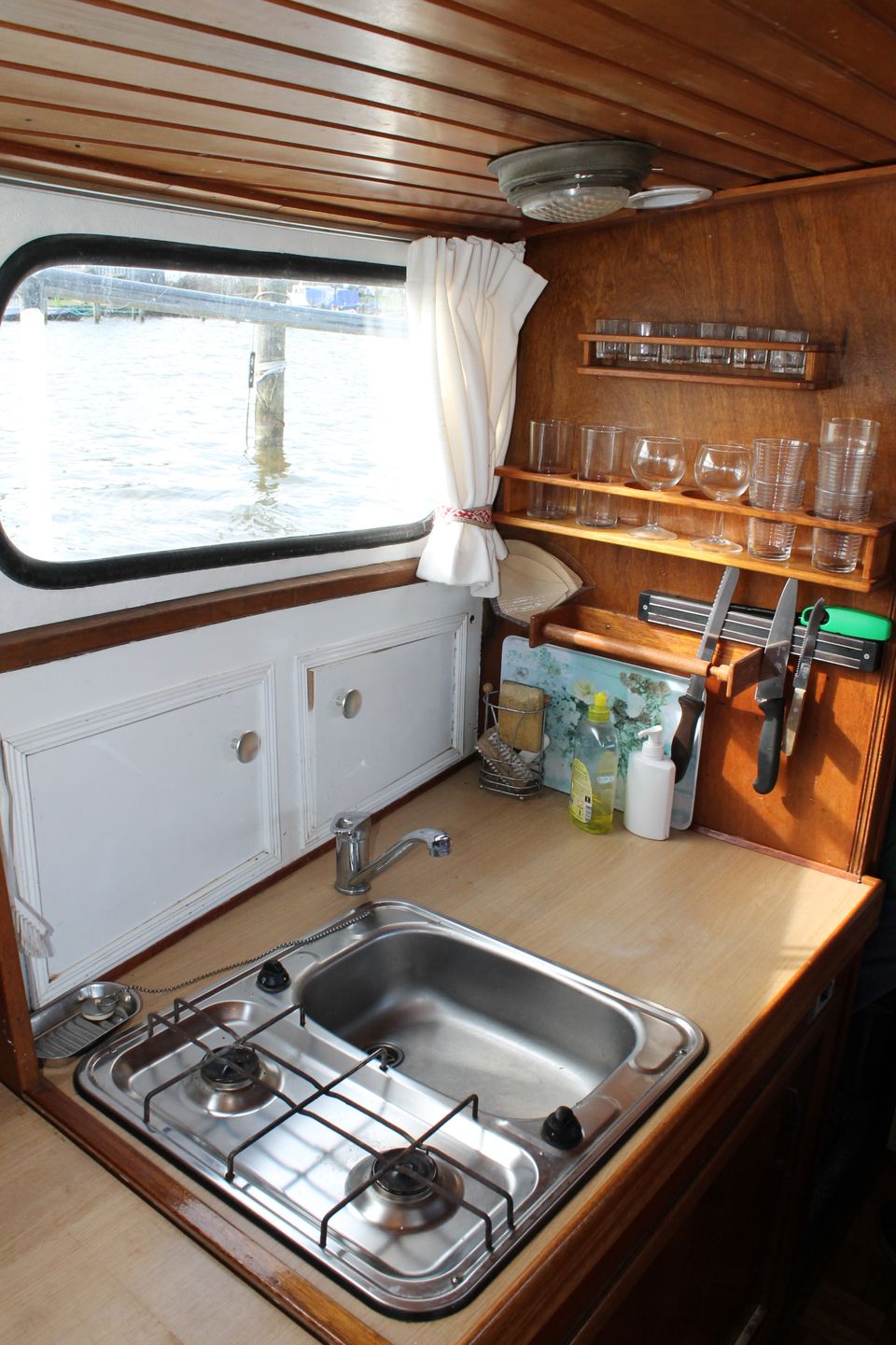 Peereboom Kruiser GSAK 1979 – stalen motorboot met centrale stuurstand - Foto 49