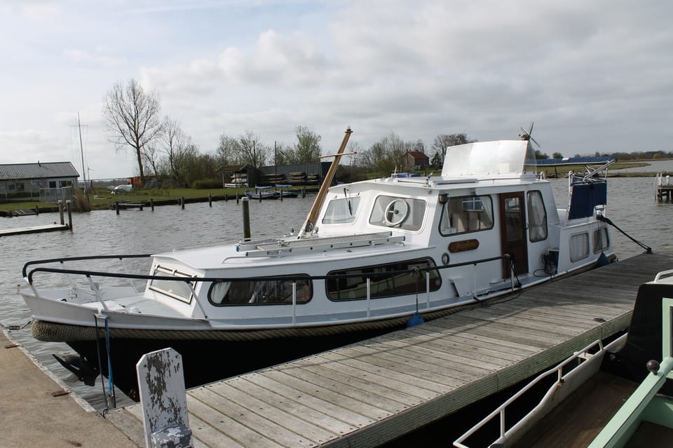 Peereboom Kruiser GSAK 1979 – stalen motorboot met centrale stuurstand - Foto 3