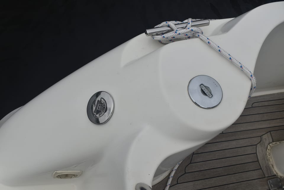 Aquador 25C 2004 – Finse sportieve daycruiser met 170 pk - Foto 20