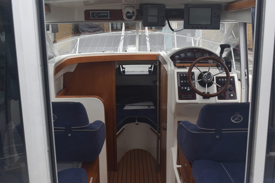 Aquador 25C 2004 – Finse sportieve daycruiser met 170 pk - Foto 21