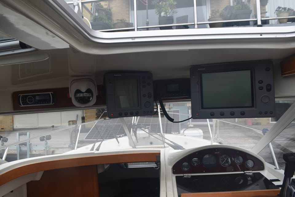 Aquador 25C 2004 – Finse sportieve daycruiser met 170 pk - Foto 14
