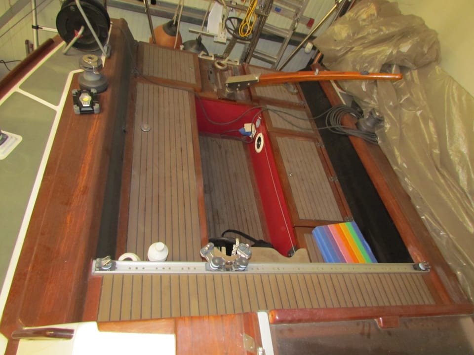 Waarschip 900+ 1986 – Houten zeiljacht met volledige stahoogte - Foto 28