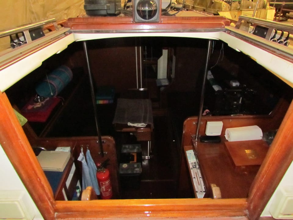 Waarschip 900+ 1986 – Houten zeiljacht met volledige stahoogte - Foto 31
