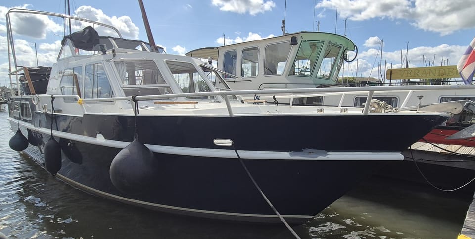 Beachcraft 10.5 AK 1978 – flybridge motorboot te koop - Foto 1