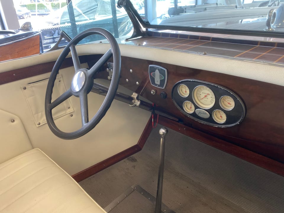 Hacker-Craft 26' Triple Cockpit Runabout - Foto 14