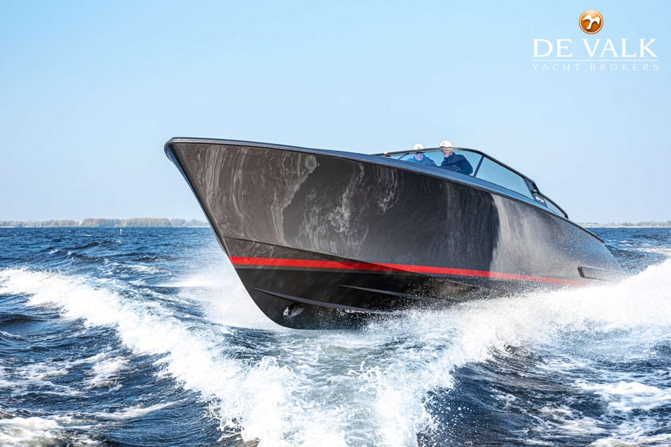 Reborn 38 Cabin 2025 – Twin 480 HP Stern Drive Performance - Foto 2