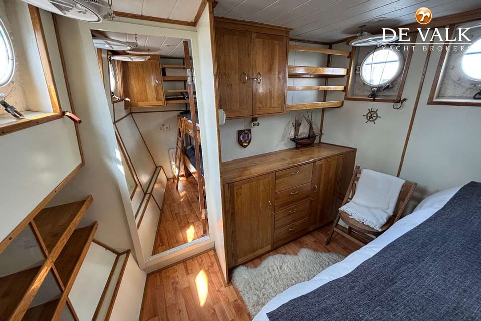 Ex-onderzoeksschip M.Y. - Foto 32